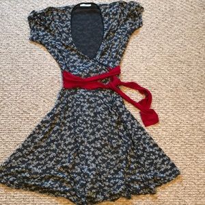 Lovely Feminine dress from Colombian designers!